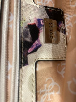 Bolso Guess Flores Blanco y Morado