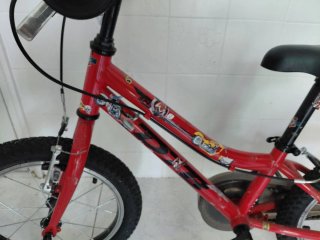 Bicicleta BMX Infantil Roja
