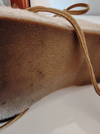 Sandalias cuña Stradivarius Marrones Talla 36