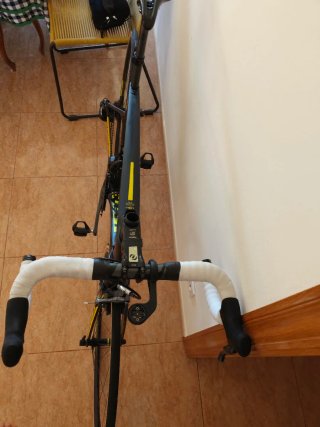 Bicicleta de carretera Scott Negra y Amarilla