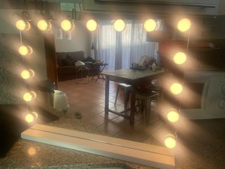 Espejo de mesa con luces LED