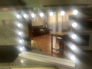Espejo de mesa con luces LED