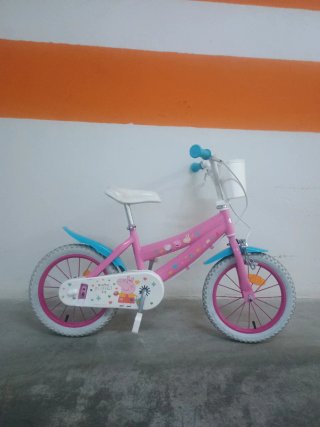 Bicicleta infantil Peppa Pig con ruedines