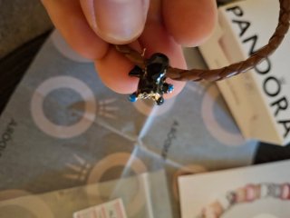 Pulsera Pandora Piel Charm Scream Negra