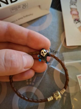 Pulsera Pandora Piel Charm Scream Negra