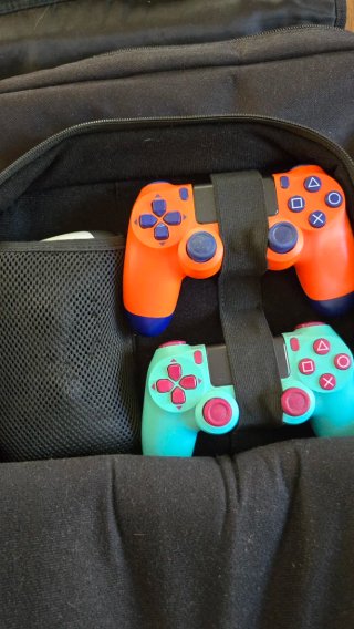 PS4 Pro 1TB + 2 DualShock + 15 Juegos + Bolsa
