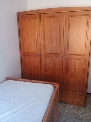 Se Alquiler de abitacion a chica o mujer Martorell