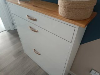 Zapatero blanco y madera y espejo
