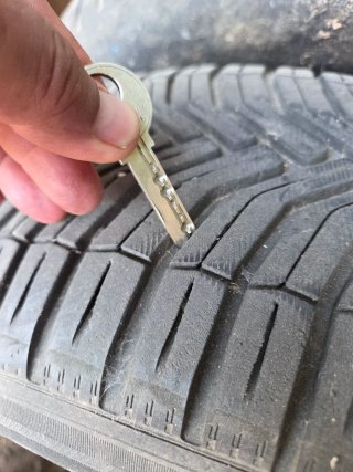 4 Neumáticos Michelin 235/60/R18.