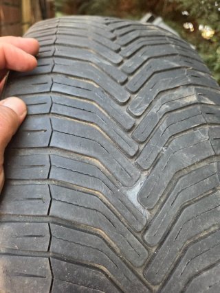 4 Neumáticos Michelin 235/60/R18.