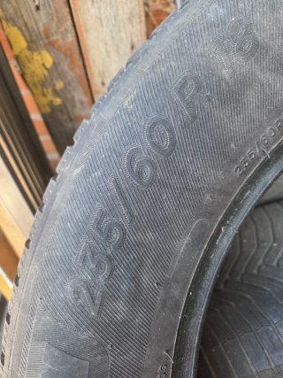 4 Neumáticos Michelin 235/60/R18.