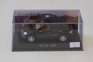 Mercedes-Benz ML500 2005 1:43