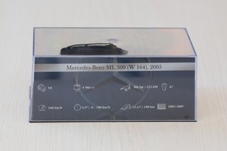 Mercedes-Benz ML500 2005 1:43