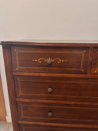 Cómoda de madera.  Está en Denia.