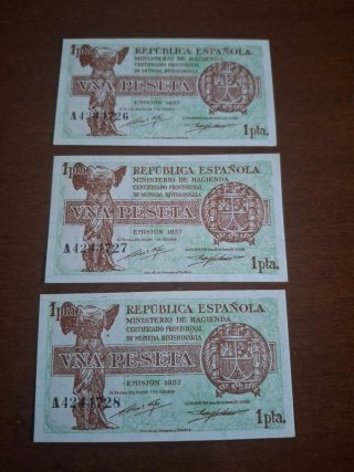 Trío correlativo de billetes 1 Peseta 1937 SC