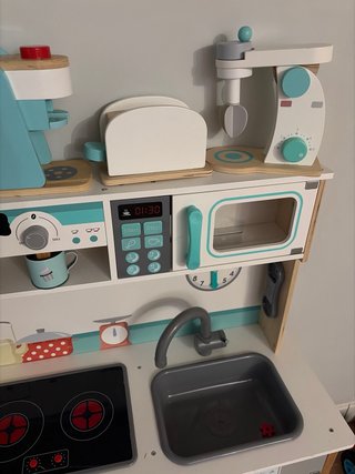 Cocinita infantil de madera con accesorios