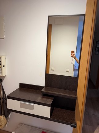 Mueble recibidor con cajón y espejo