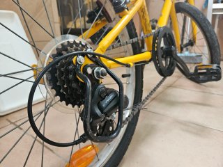 Bicicleta infantil Riverside amarilla