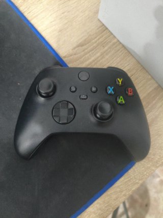 Xbox Series S + Mando Negro