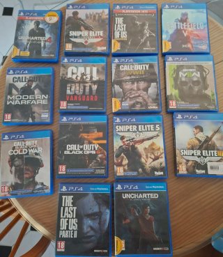 PS4 (PlayStation 4) + Mando + 14 Juegos