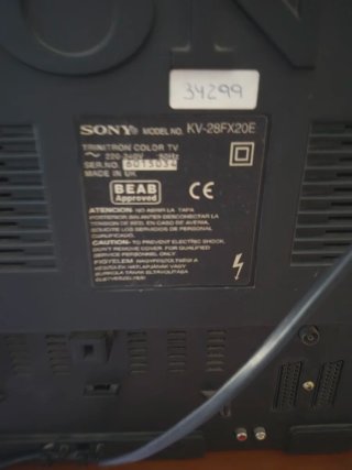 TV Sony Trinitron Gris con su mueble +TV LG