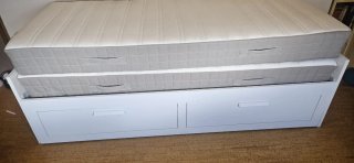 Cama extensible Ikea 80x200 con dos colchones.