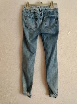 Vaqueros Pull&Bear rotos