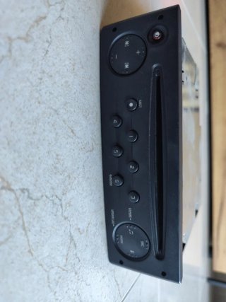 Radio CD Renault (Piezas/Averiada).