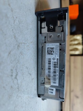 Radio CD Renault (Piezas/Averiada).