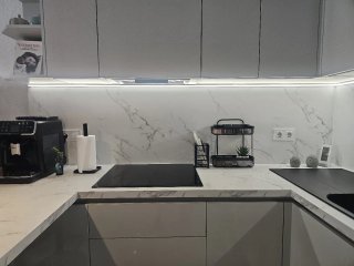 Encimera de cocina mármol y lavabo negro