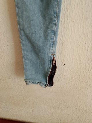 Vaqueros rotos Pull&Bear azul claro Talla M