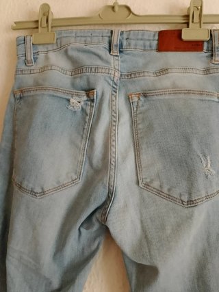 Vaqueros rotos Pull&Bear azul claro Talla M
