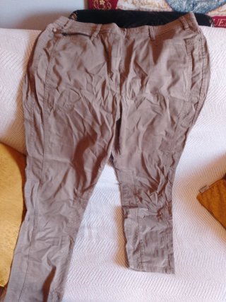 Pantalones negros mujer con botones dorados