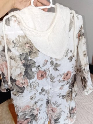Ropa de mujer con estampado floral