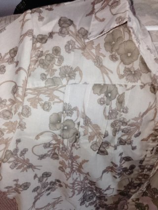 Ropa de mujer con estampado floral