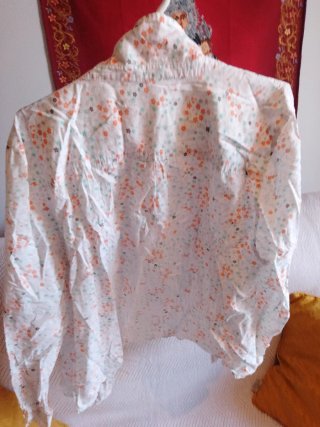 Ropa de mujer con estampado floral