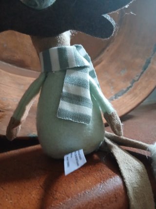 Pupazzo renna peluche con cappello e sciarpa