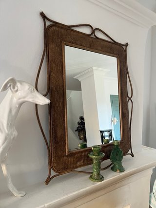 Espejo de bambú con marco decorativo