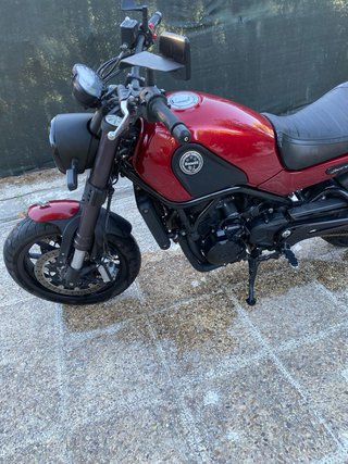 Benelli Leoncino 500 Naked Roja