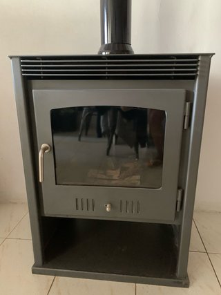 Estufa de leña moderna