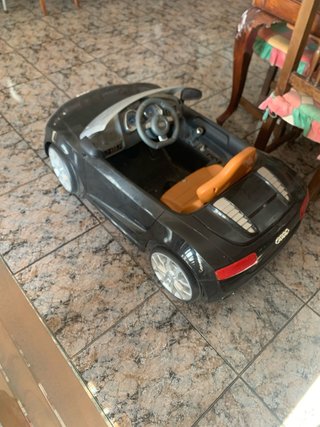 Coche a batería para niños, esta nuevo