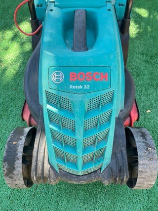 Cortacésped Bosch Rotak 32