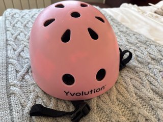 Casco rosa Yvolution niña