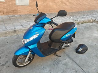 Peugeot Kisbee 49cc Scooter Azul