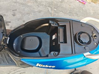 Peugeot Kisbee 49cc Scooter Azul