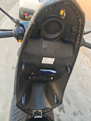 Peugeot Kisbee 49cc Scooter Azul