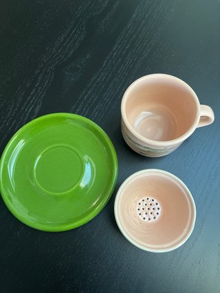 Juego de 2 tazas de té rosas con platillos verdes