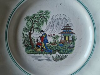 Prato decorativo antigo das Faianças Capôa "China"