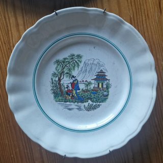 Prato decorativo antigo das Faianças Capôa "China"