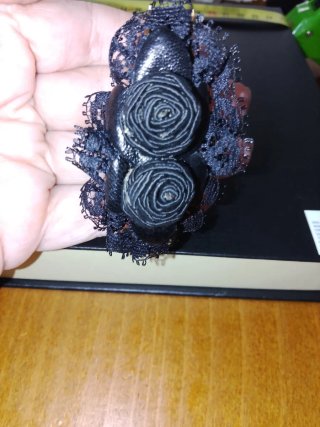 Pulsera de piel y encaje